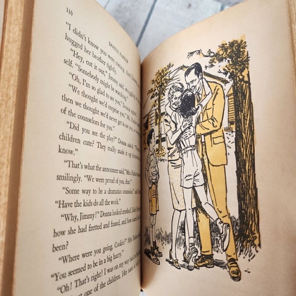 Vintage 50s Donna Parker Hardcover Novels Set of 2 Mystery at Arawak On Her Own - Picture 8 of 15